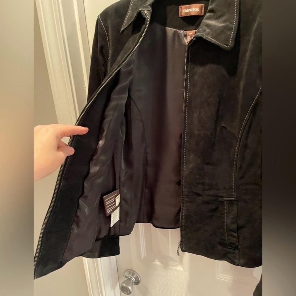 Danier Women's Black Suede Leather Jacket - Picture 4 of 9